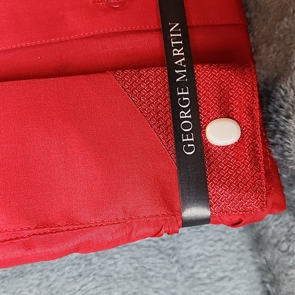 New in box Dress Shirt. George Martin with a Handkerchif and cufflinks - Picture 3 of 8